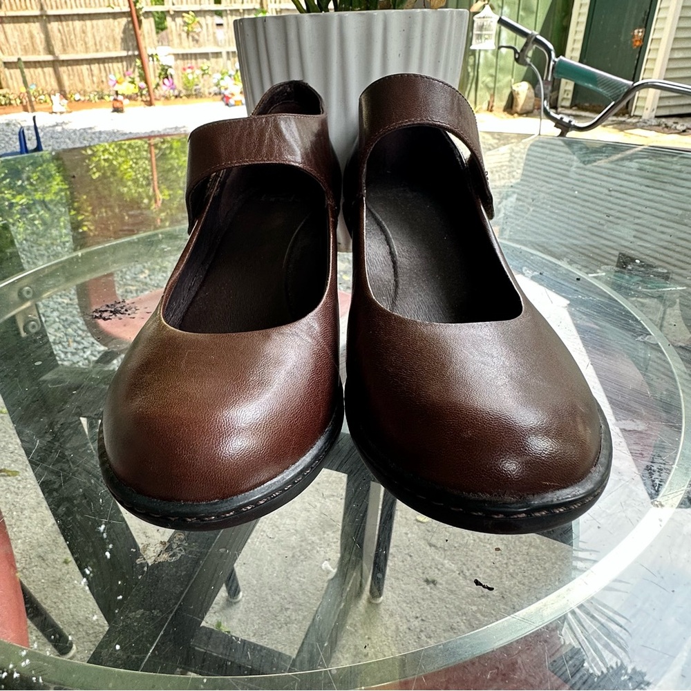 Dansko Women's Bess Premium Kidskin Leather Mary-Jane Clog Pumps 40 / 9.5
US